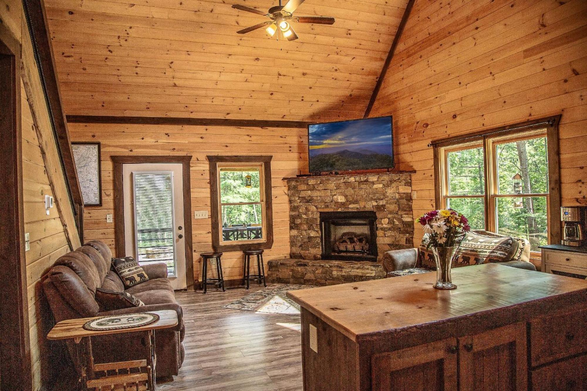 Adore The Smores Rustic Mountain Charm Outdoor Spaces And A Cozy Hot Tub Blue Ridge Kültér fotó