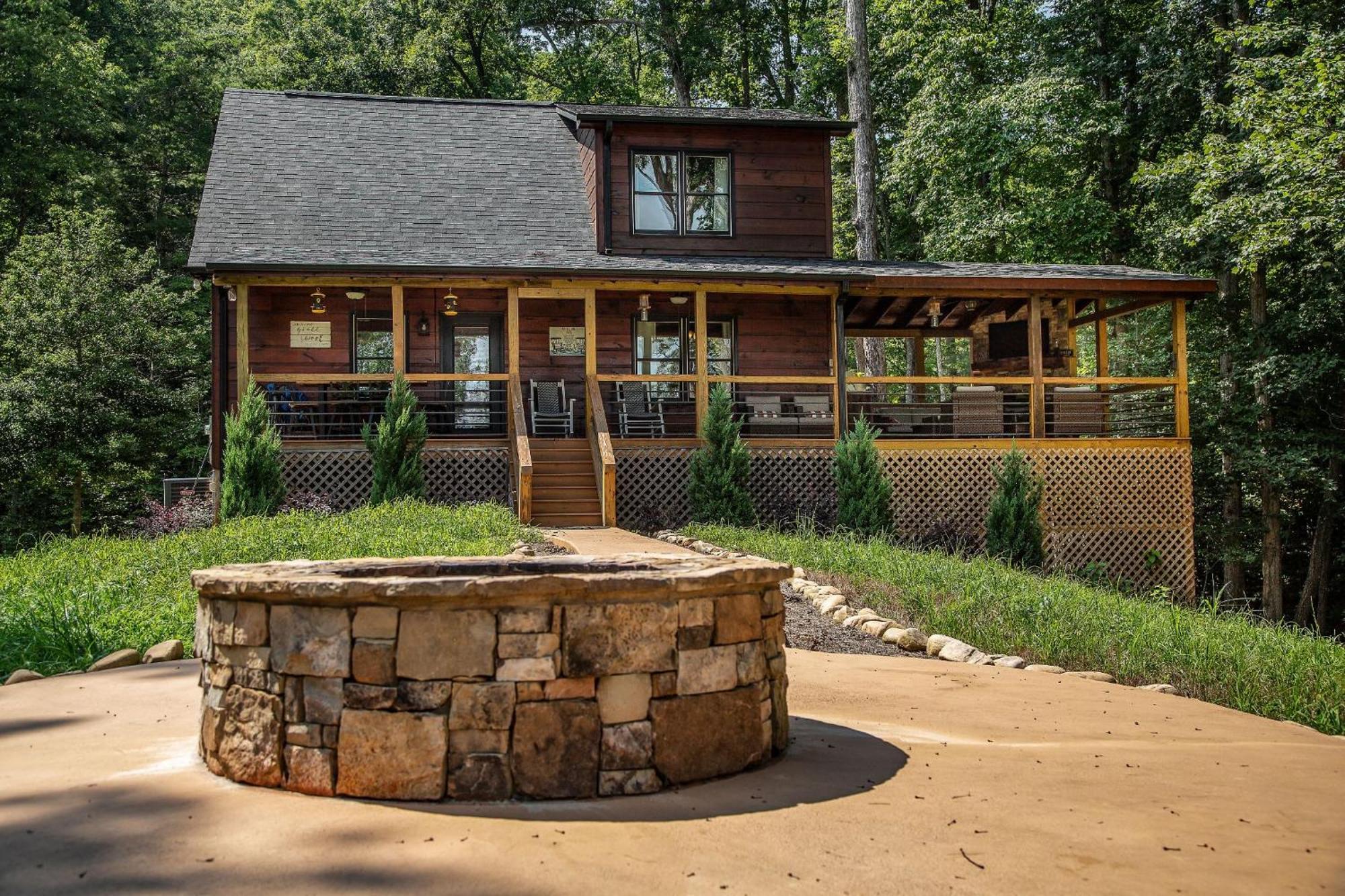 Adore The Smores Rustic Mountain Charm Outdoor Spaces And A Cozy Hot Tub Blue Ridge Kültér fotó