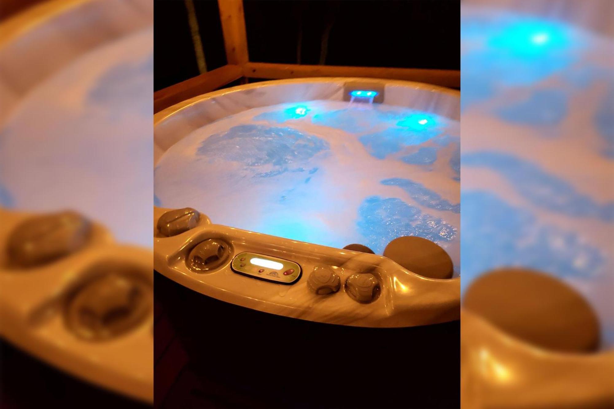 Adore The Smores Rustic Mountain Charm Outdoor Spaces And A Cozy Hot Tub Blue Ridge Kültér fotó